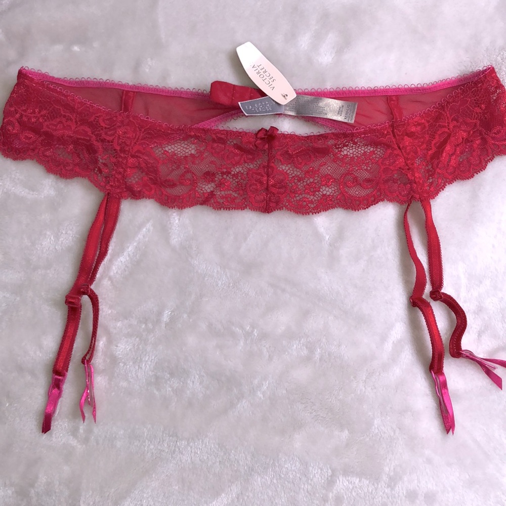 NWT DREAM ANGELS Victoria’s Secret Red & Pink Lace Garter Belt - Size M/L